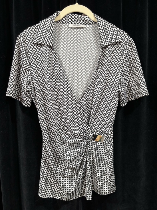 Mandee Top - Picture 1 of 2